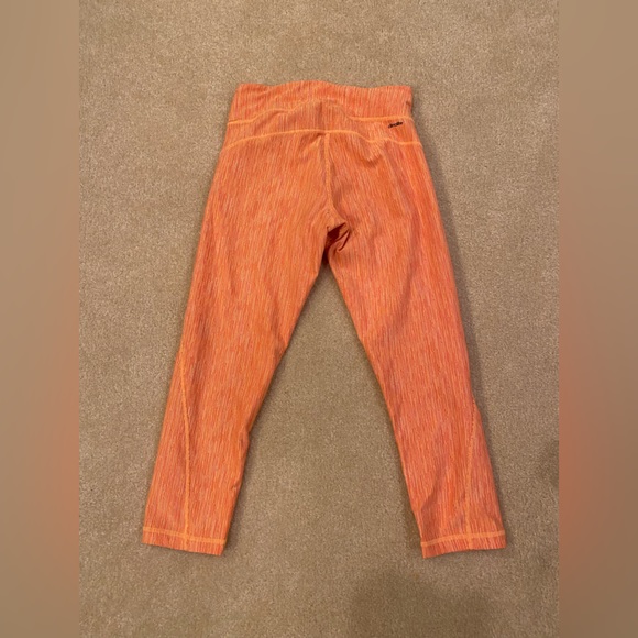 Adidas Climalite Capri Pants (XS) - Picture 3 of 4